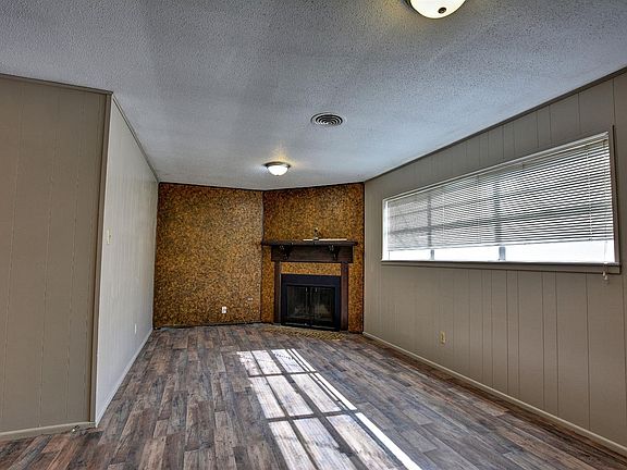 4th image of 3607 Elkhart Ave