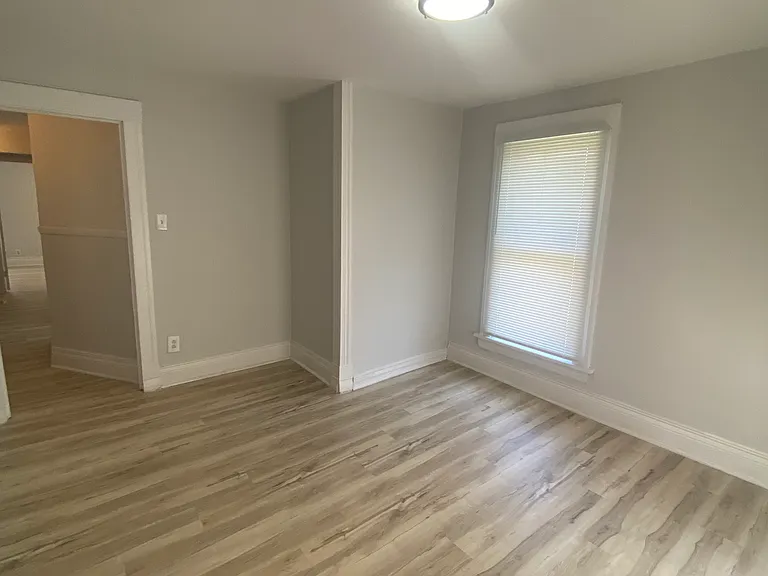 717 Redwood Ave — Photo 12