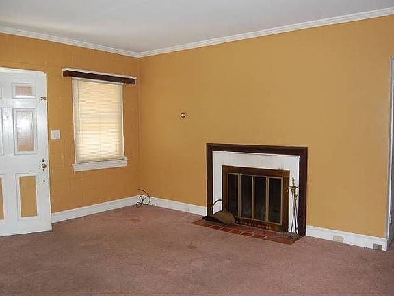 Living Room w/Fireplace