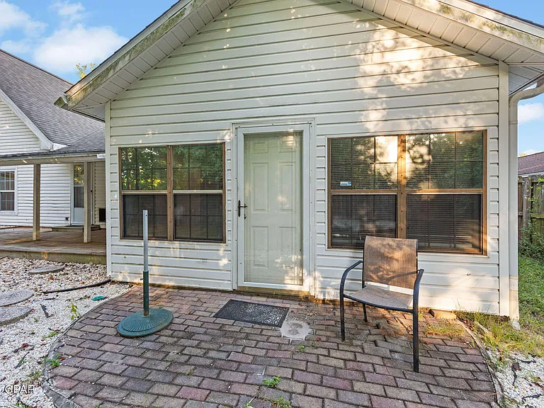 301 Fairway Blvd — Photo 41