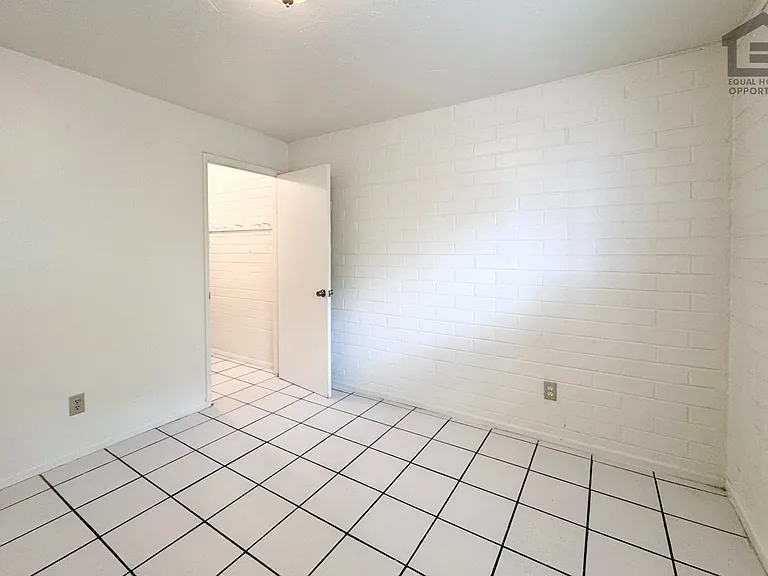 1640 E Brill St — Photo 41