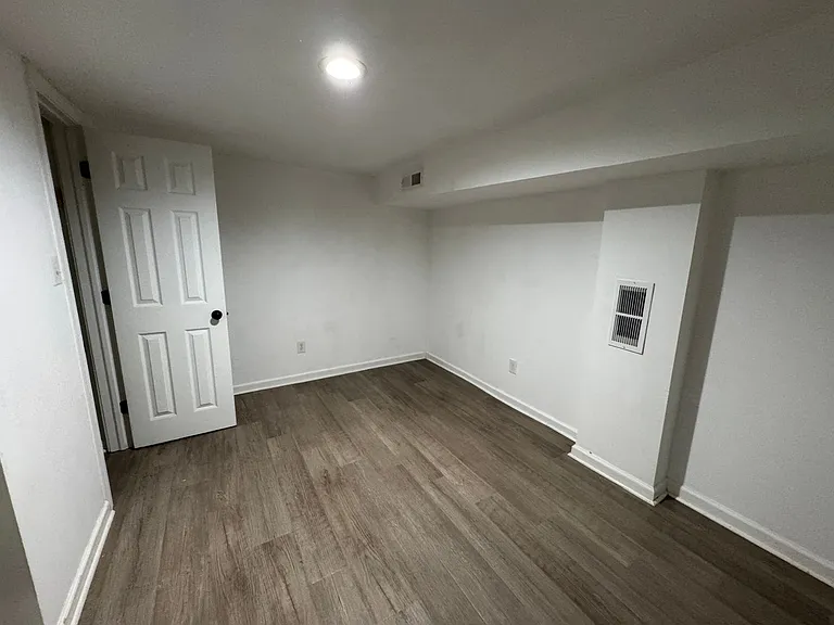 210 N Richland St — Photo 25
