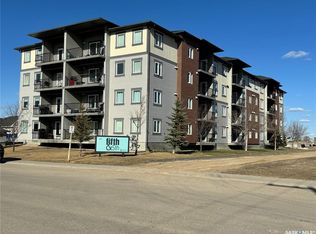 820 5th St NE #205, Weyburn, SK S4H0Y9