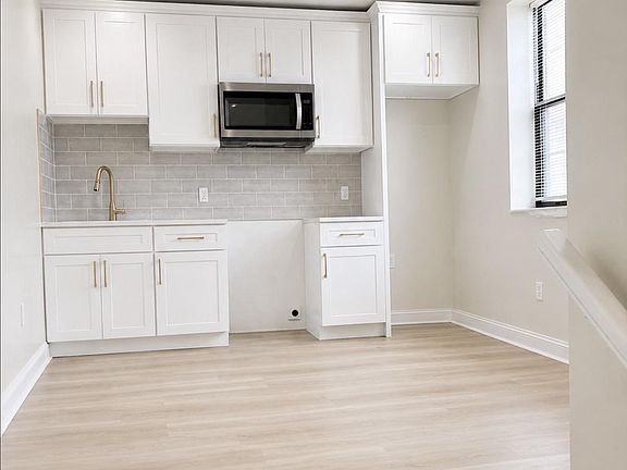 2nd image of 2900 Hale St #2