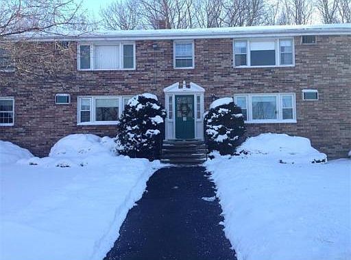 1st image of 10 Myles Standish Dr Unit 6