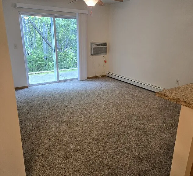 Lakewood Heights Apartments — Photo 22