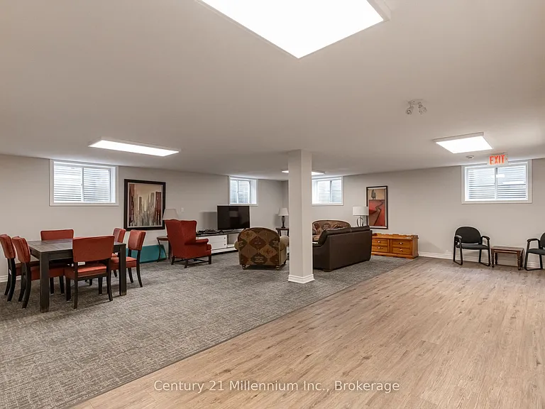 37 Silver Glen Blvd — Photo 40