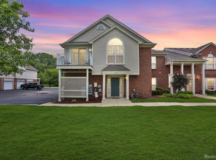51699 Adler Park Dr W, Chesterfield, MI