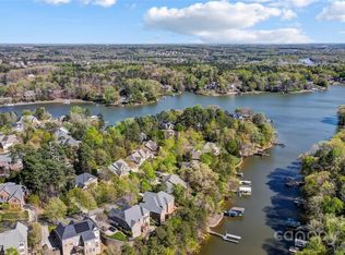 922 Cove Point Ln, Tega Cay, SC 29708