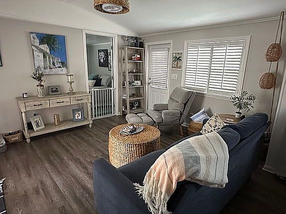 4th image of 1371 Ember Dr