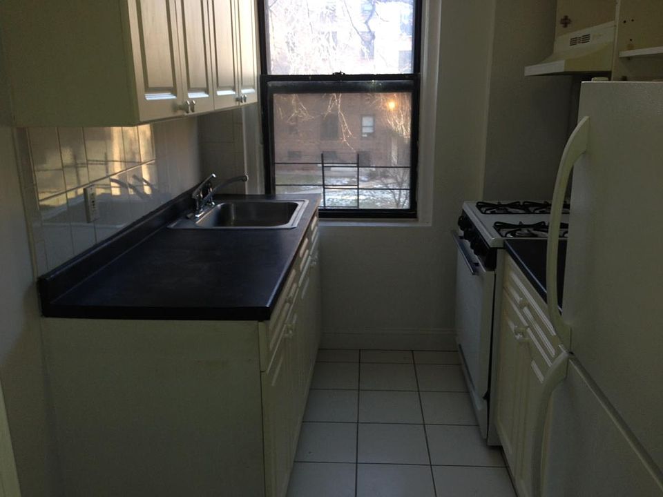 1st image of 4520 Skillman Ave