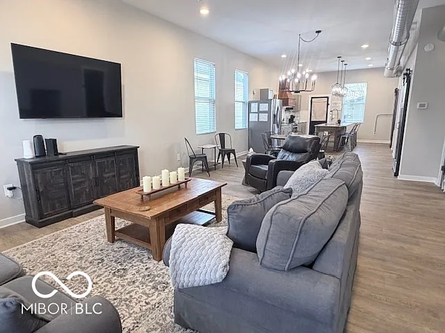 656 N Beville Ave — Photo 4