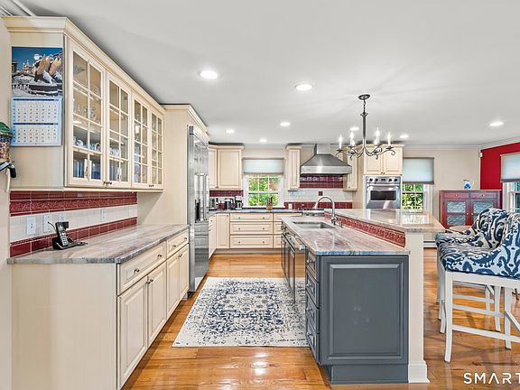 3rd image of 42 Sturbridge Hill Road