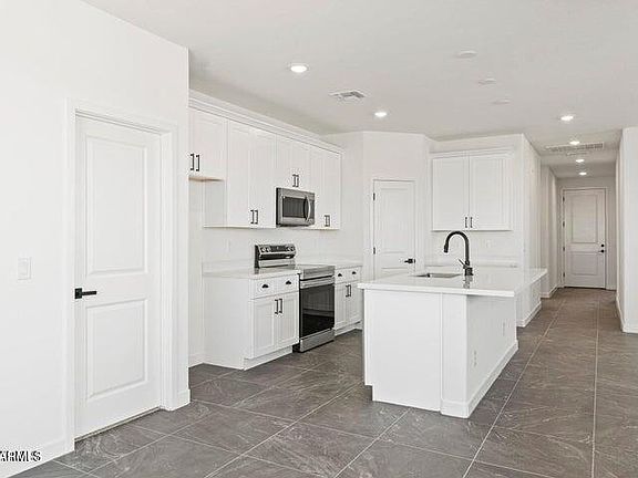 3rd image of 3430 W COLUSA Drive