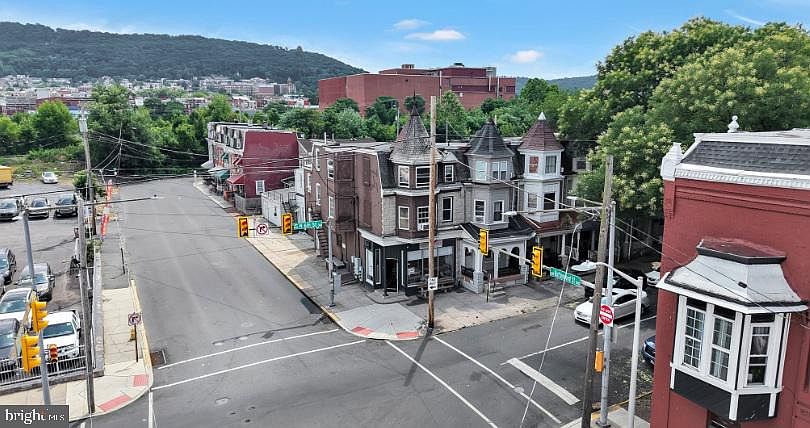 1st image of 351 N 6th St
