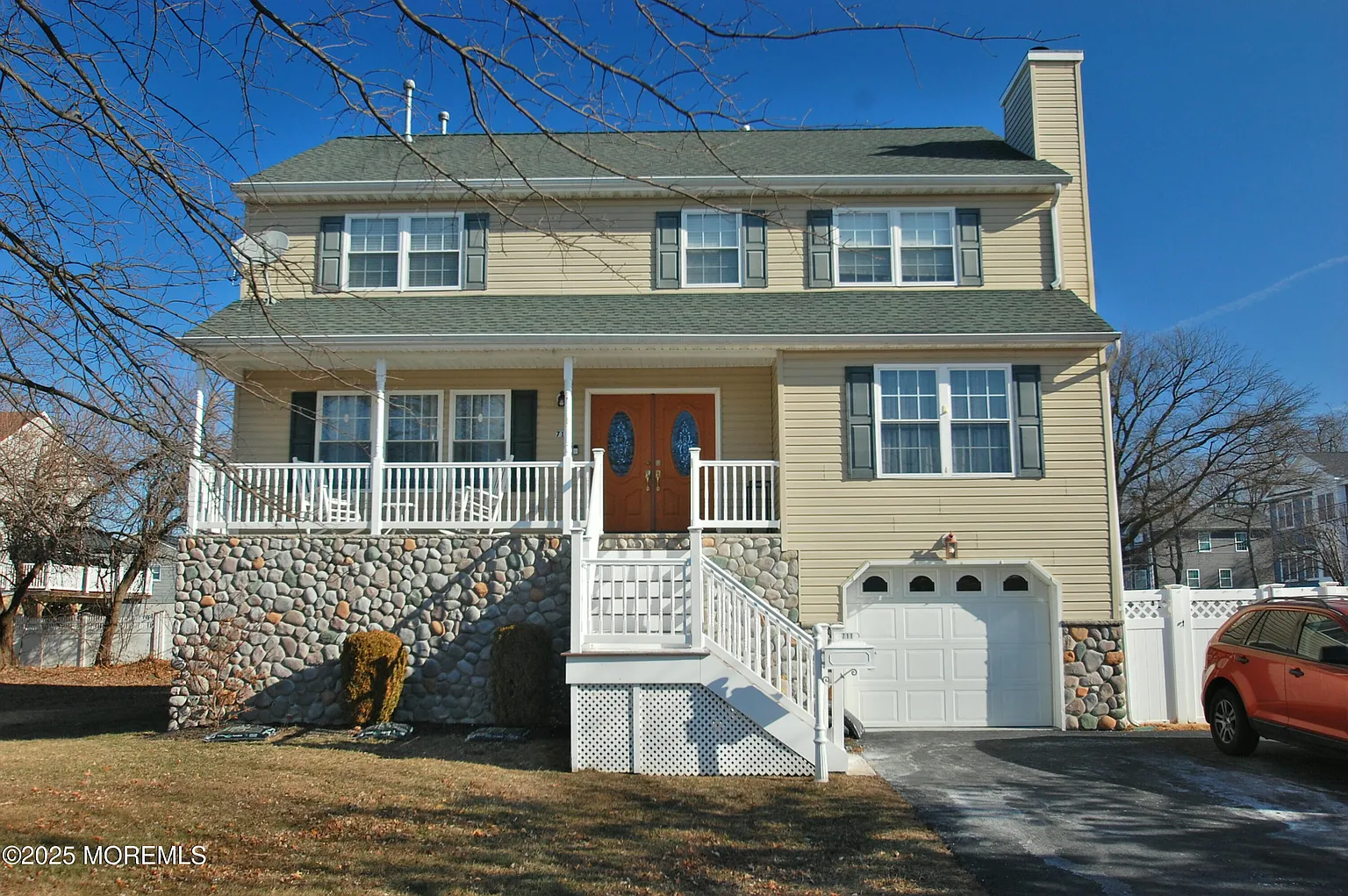 711 Edmunds Avenue photo 1