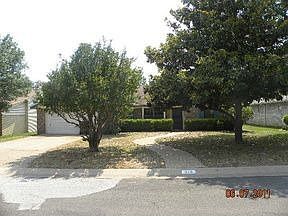 1st image of 918 La Porte Dr