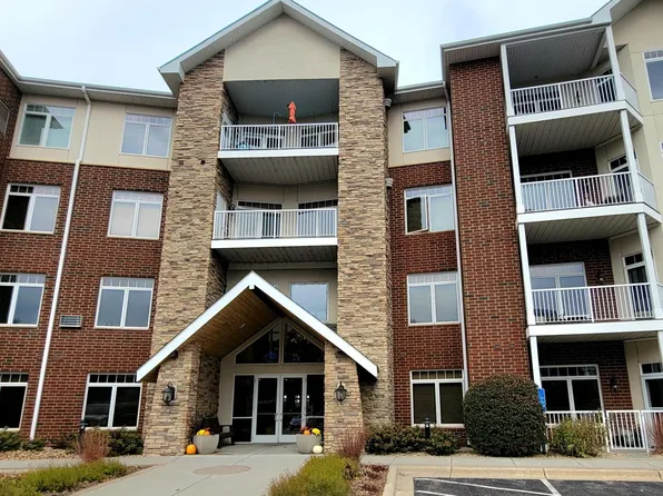 1776 Stieger Lake Ln #202, Victoria, MN 55386