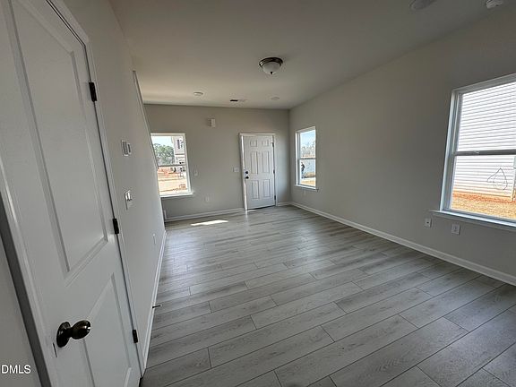 5th image of 233 Courtside Dr