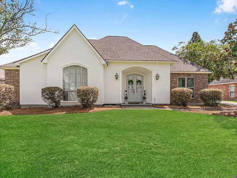 18068 Wilkes Dr — Photo 1