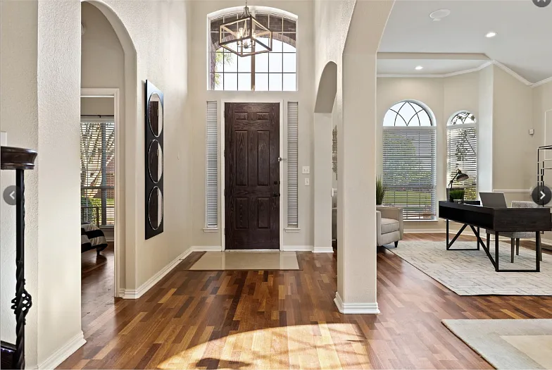 5 bed, 3548 sqft, $3,300 — Photo 2