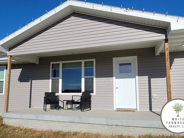 912 E 4th St, Wayne, NE 68787