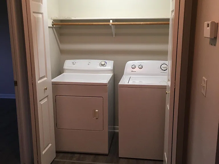558 Kelvington Dr #3 — Photo 6