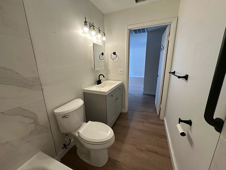 2931 SE 52nd Ave #D — Photo 12