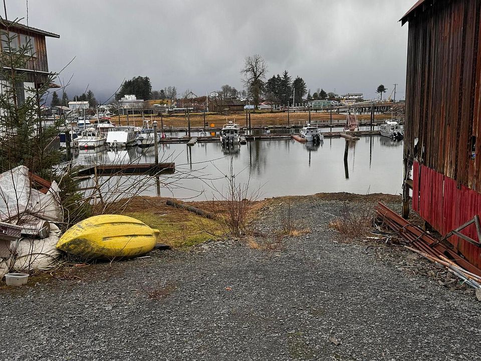 2nd image of Case Ave