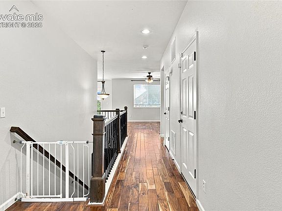 3rd image of 8238 Hollygrape Ln