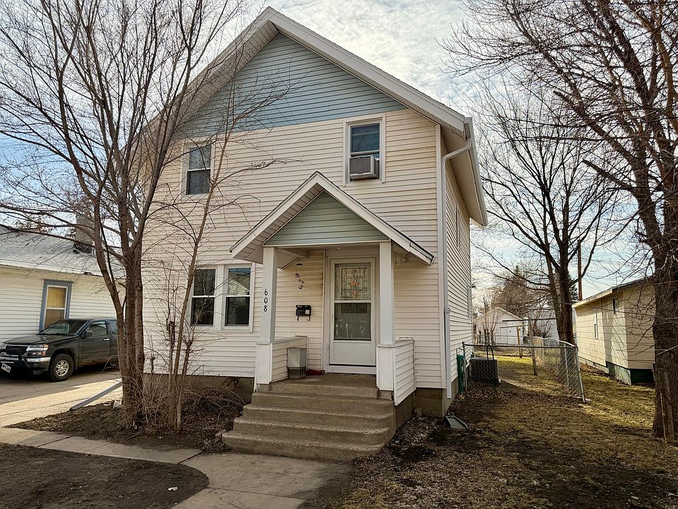 1st image of 608 S 9th St