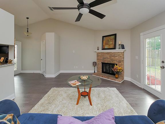 14127 Drakes Point Dr-5