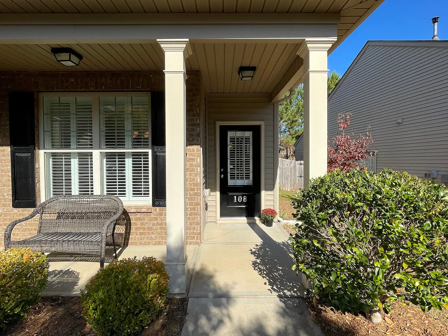 3 bed, 2.5 bath, 2104 sqft, $2,250 — Photo 3