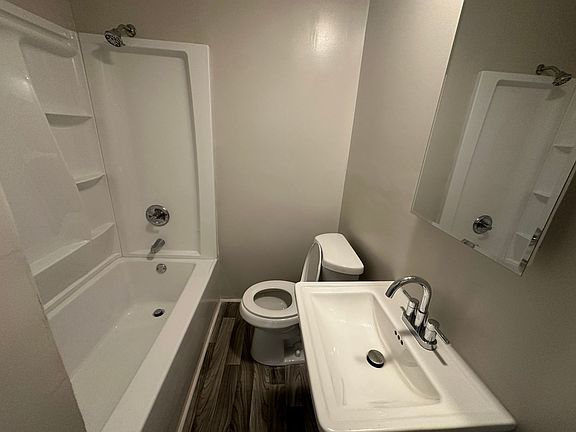 4th image of 943 Cole St APT 1