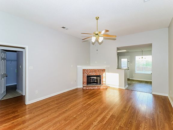 4th image of 2806 Breezy Ridge Trl