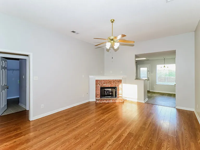 2806 Breezy Ridge Trl — Photo 4