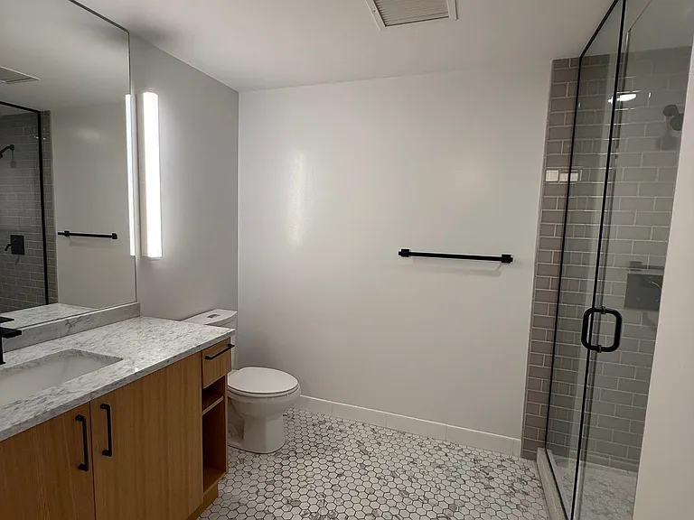 83-84 Gardner St #200L — Photo 10