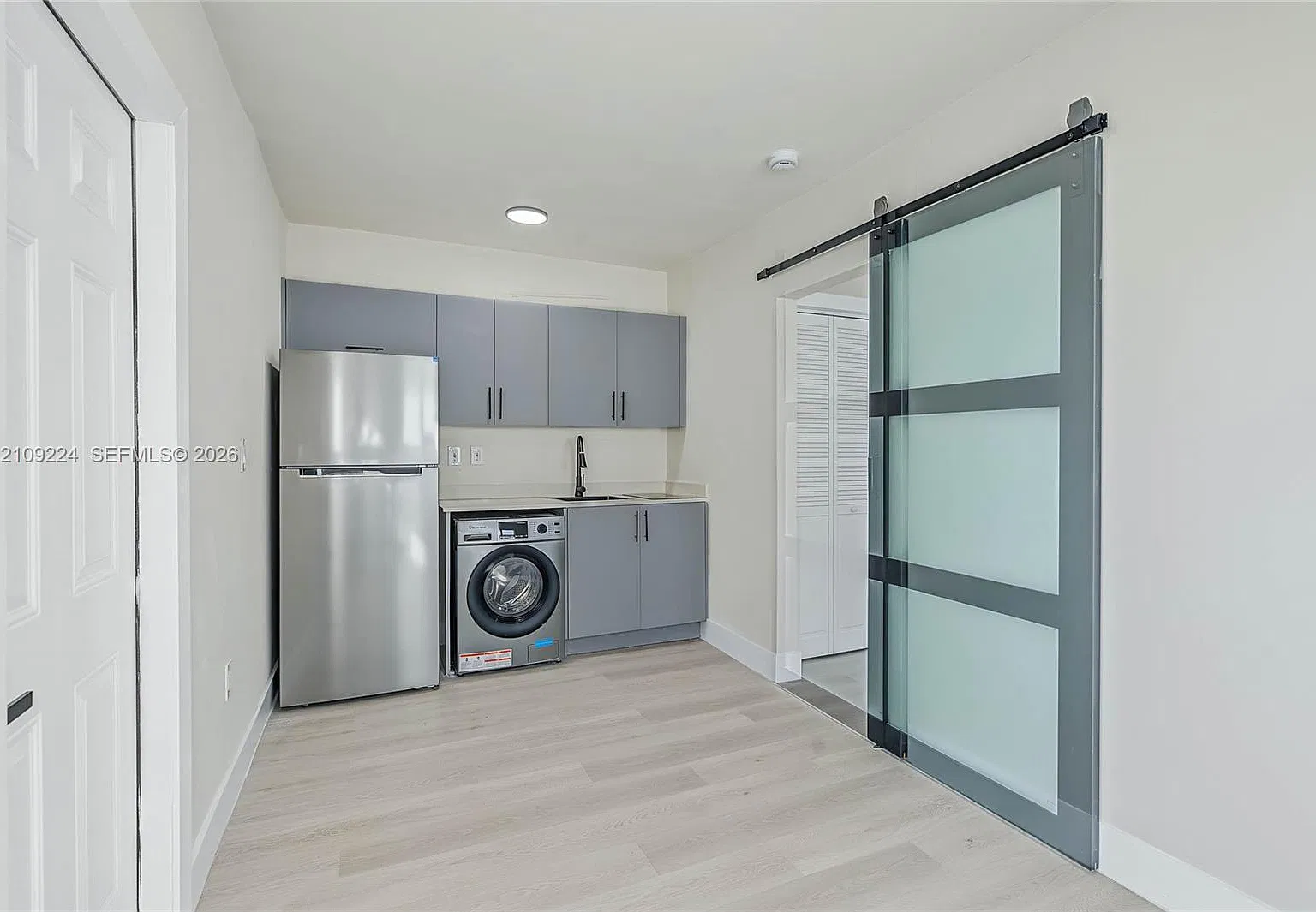 1001 NW 36th Ave — Photo 1