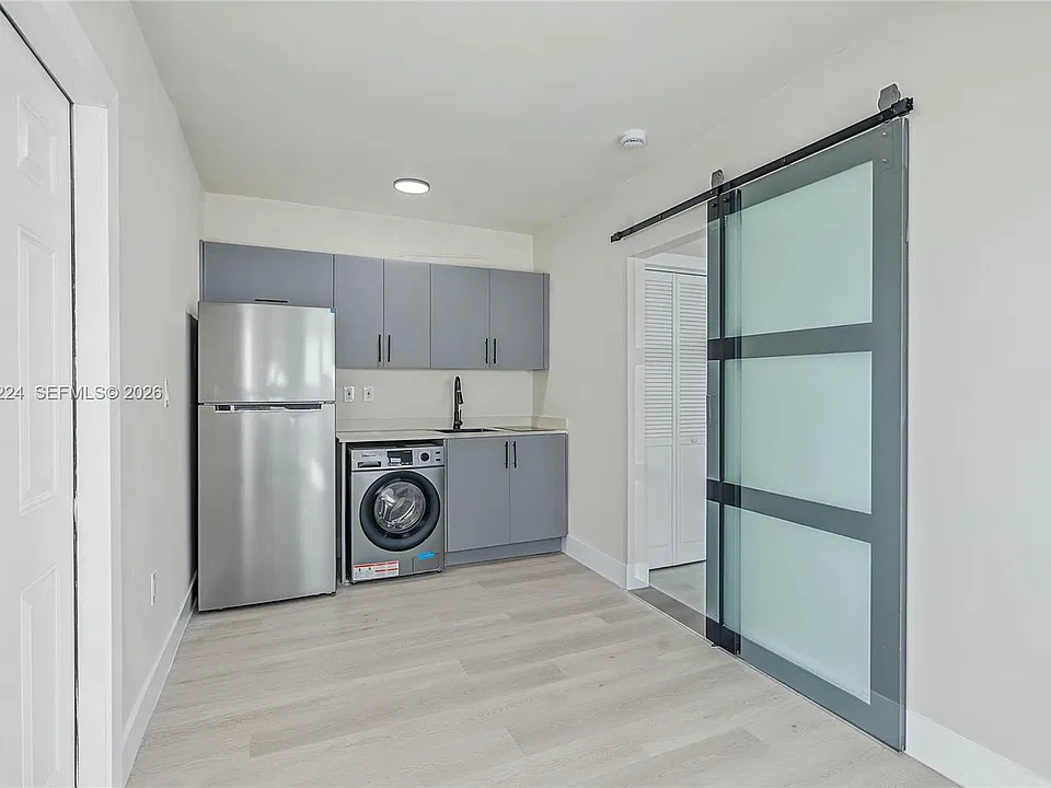 1001 NW 36th Ave #1-4