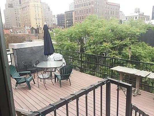3rd image of 236 W 16th St APT 6