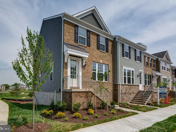 14 Harrison Aly, Ranson, WV 25438