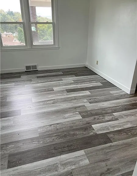 130 W McConnell Ave — Photo 13