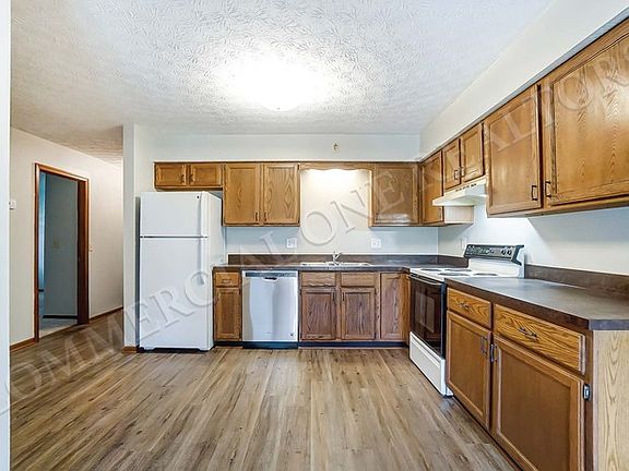 3rd image of 3338 Willington Dr