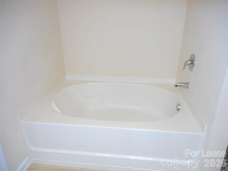 418 Windsor Gate Dr — Photo 12