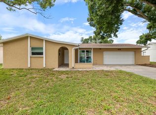 818 Plum Tree Ln, Sarasota, FL 34243