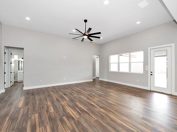 4th image of 124 Madrona Ln