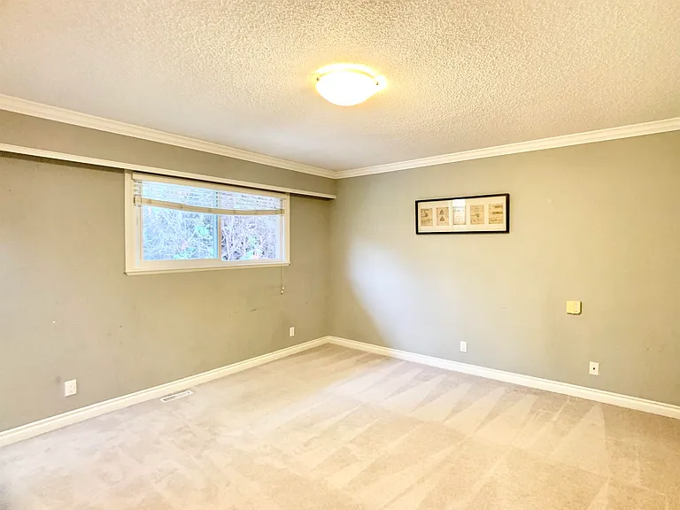 8540 Wagner Dr — Photo 15