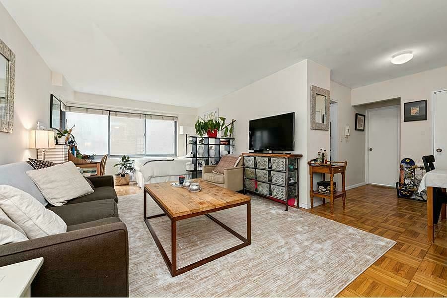 1st image of 175 W 12th St APT 4N