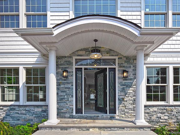 3rd image of 127 Vanderbilt Avenue