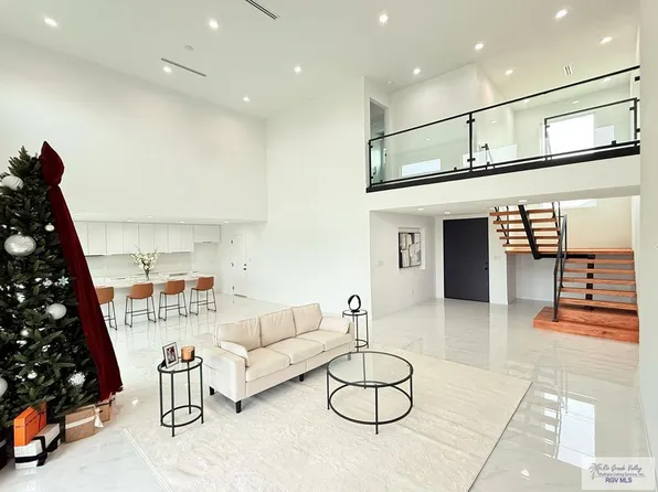 7044 Lago Vista Blvd, Brownsville, TX 78520